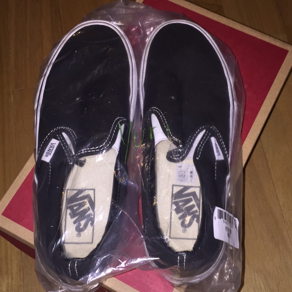Worn and scuffed vans. Size size 5.0